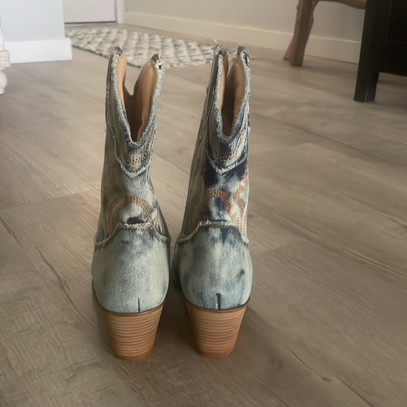 ARIDER girl boots. Size 10. NWOT. Never been worn! - Picture 5 of 8